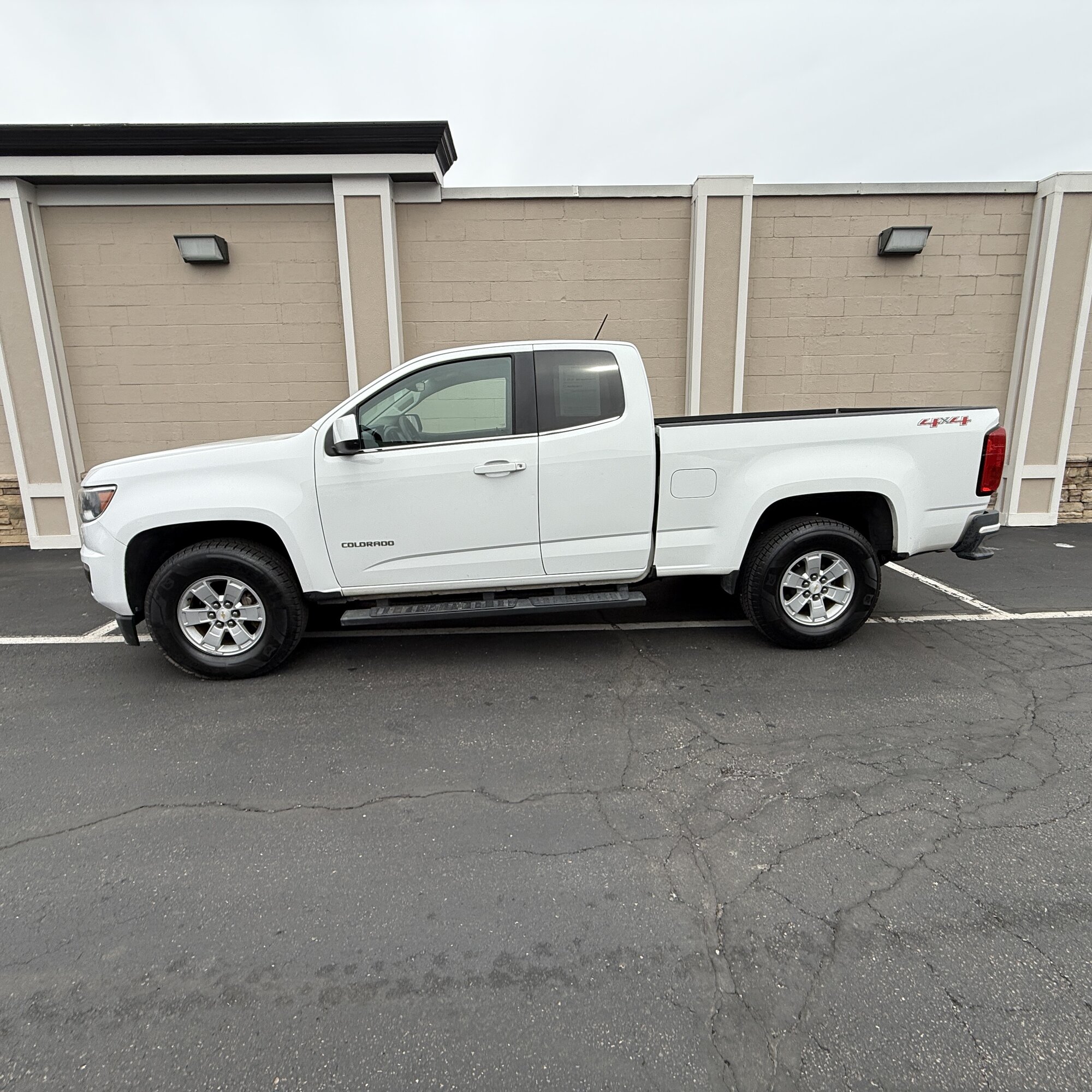 2015 Chevrolet Colorado - Thumbnail 8