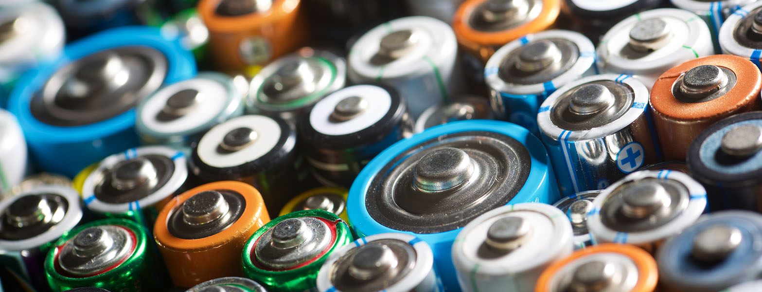 Foto von Batterien, die zum Recycling bereit sind