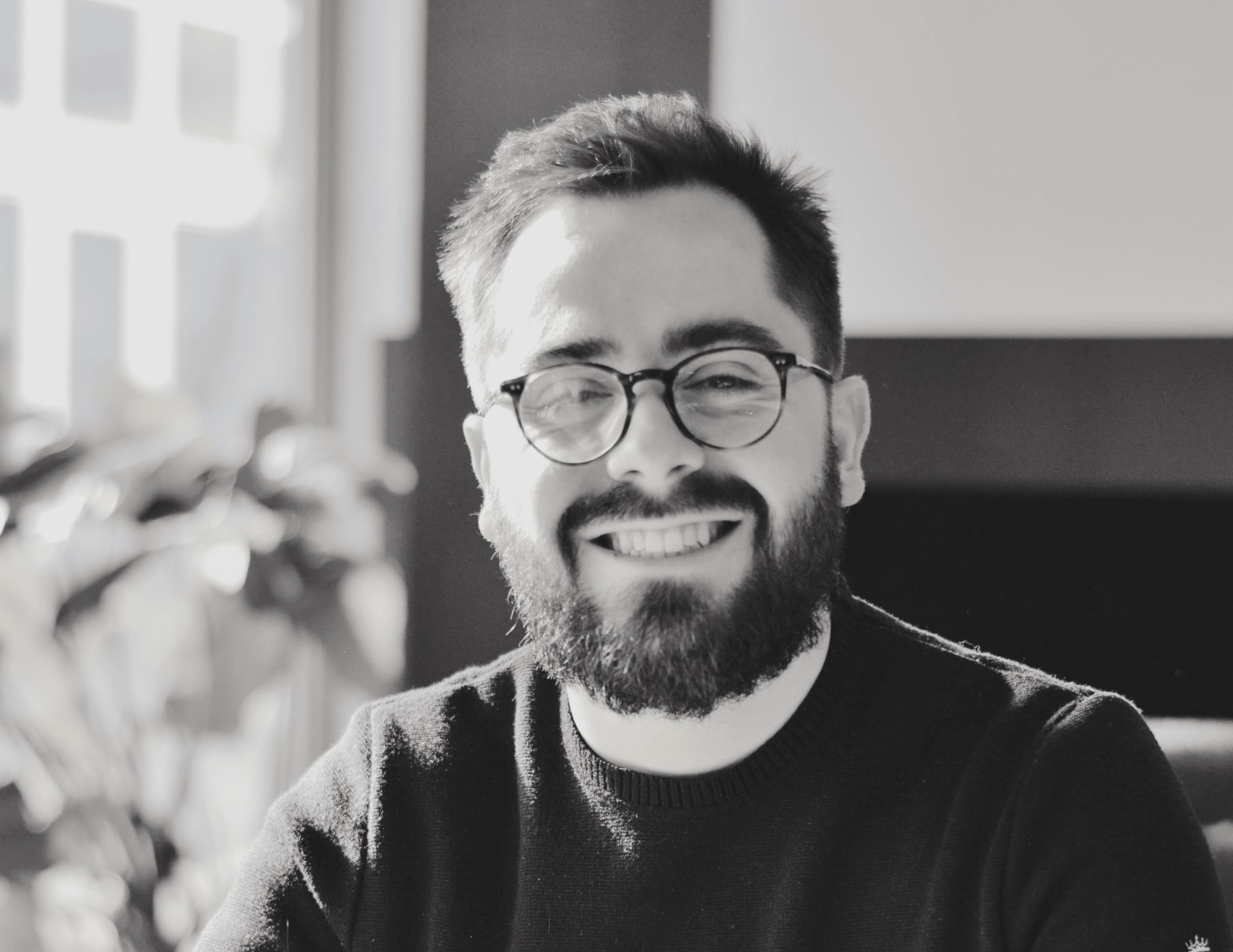 Portrait of Gauthier Torreille expert in web development and digital solutions