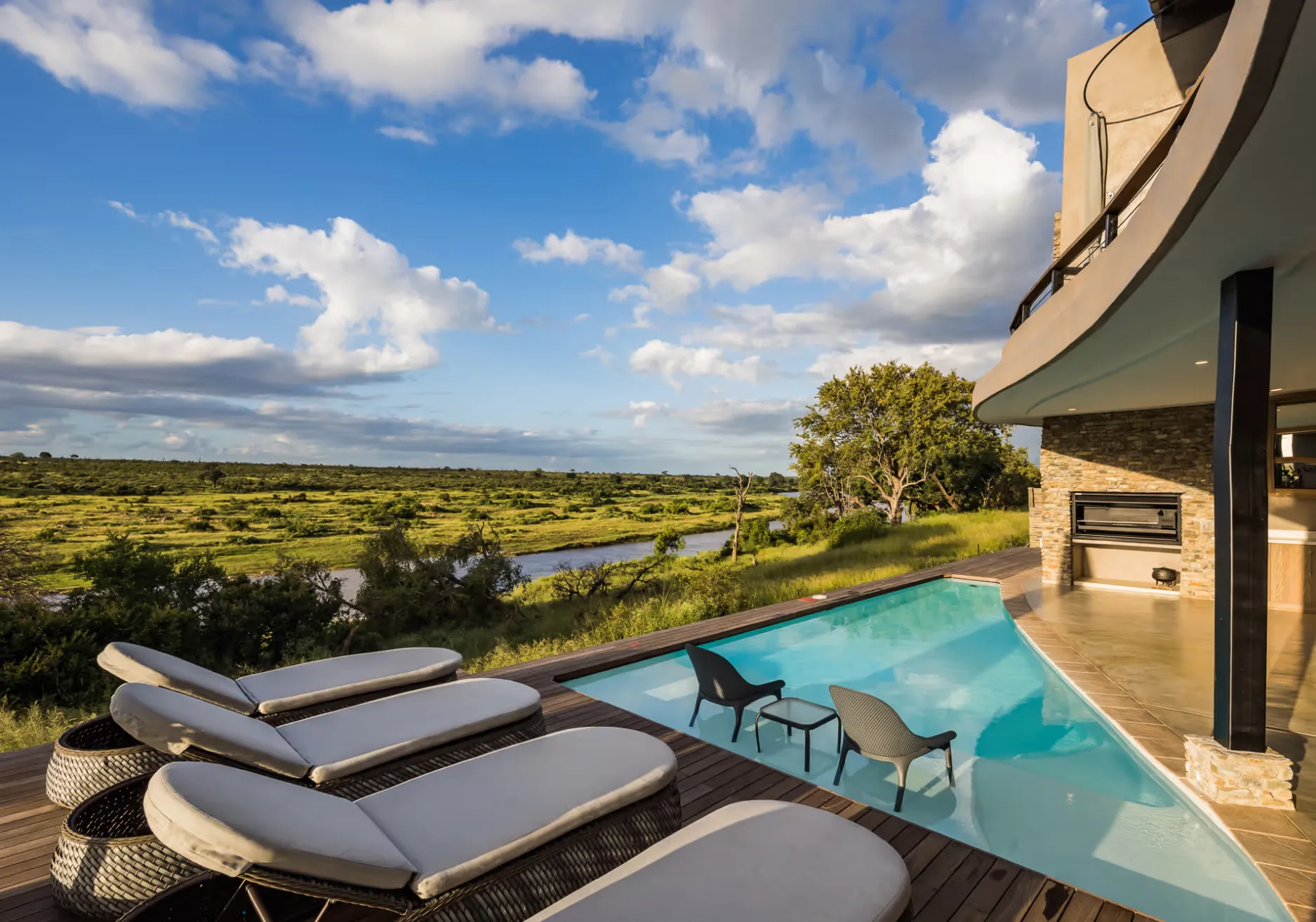 Serenity Plains – 5-bedroom self-catering lodge in Mjejane Game Reserve
