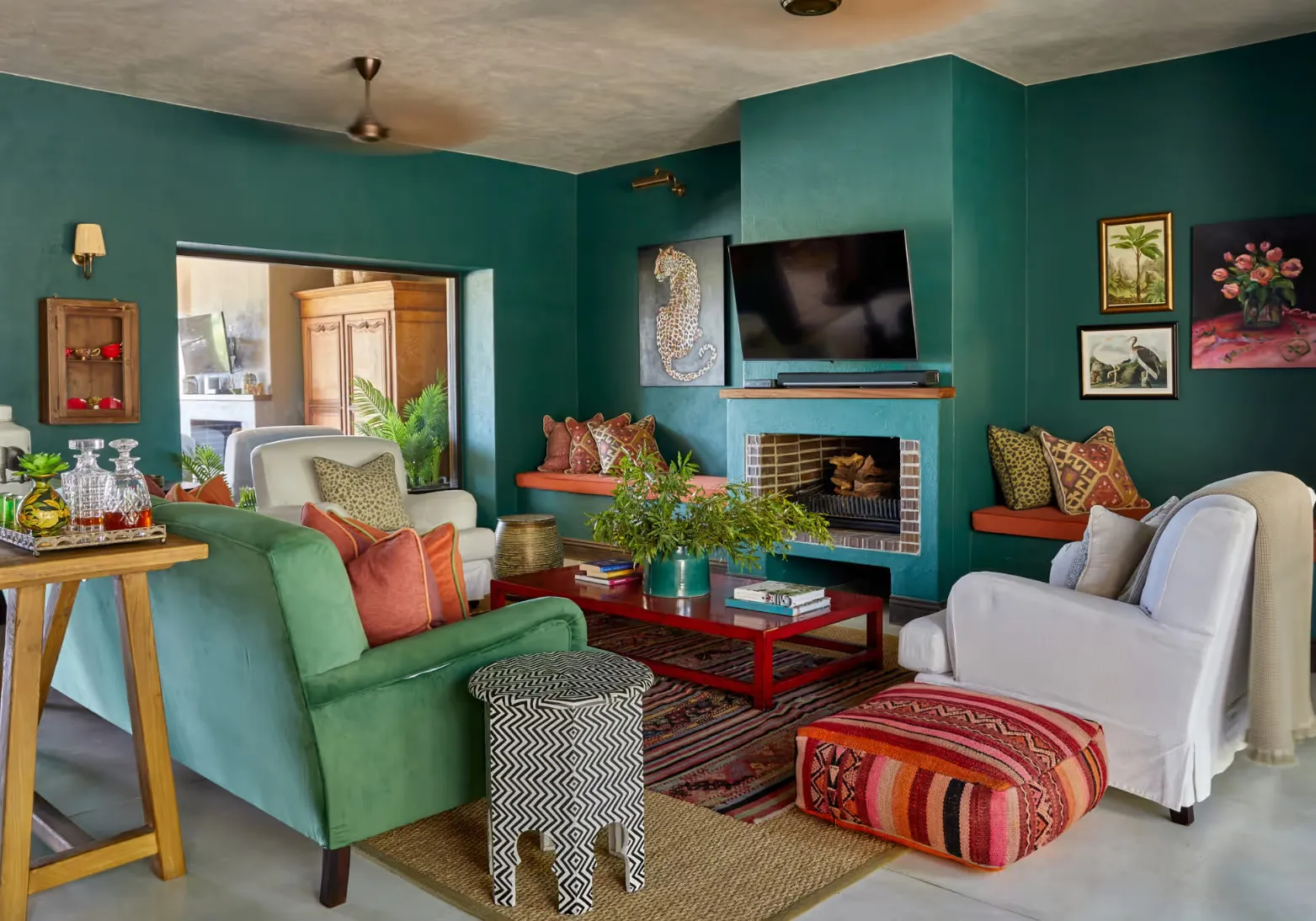 Interior photos of lodges in the Mjejane Game Reserve