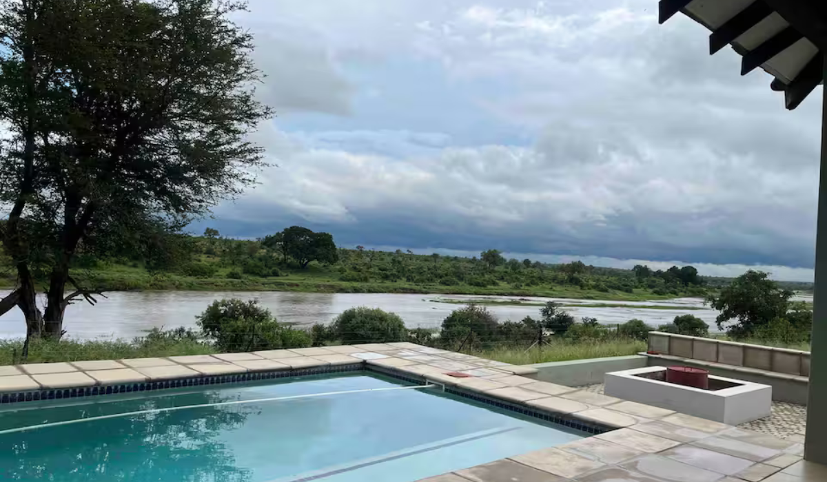 DonniBrooke – Big 5 lodge with river views in Mjejane Game Reserve