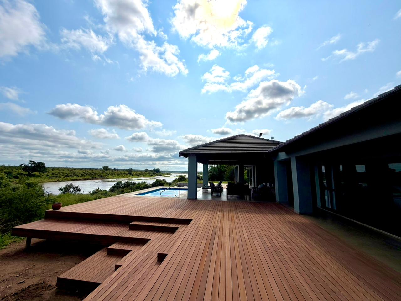 DonniBrooke – Big 5 lodge with river views in Mjejane Game Reserve