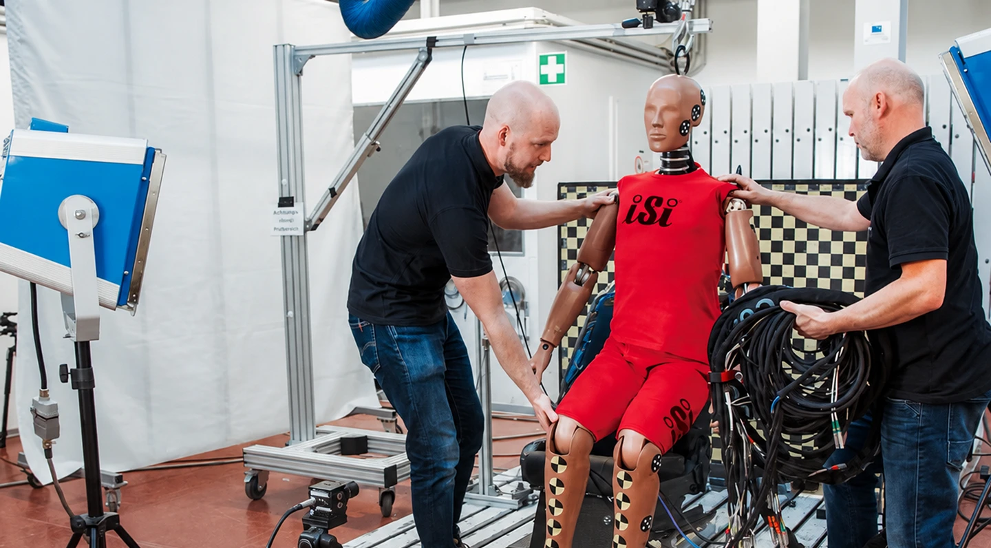 Less siloed solutions, more transparency: iSi Automotive gains first Catena-X experience with Cofinity-X and CatX
