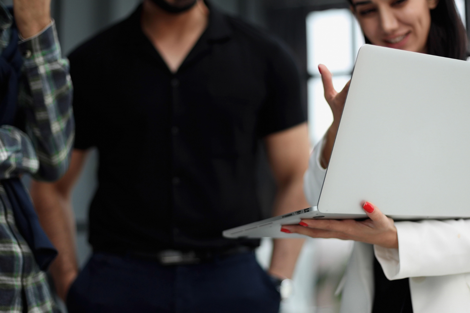 5 reasons why you should consider outsourcing your social media