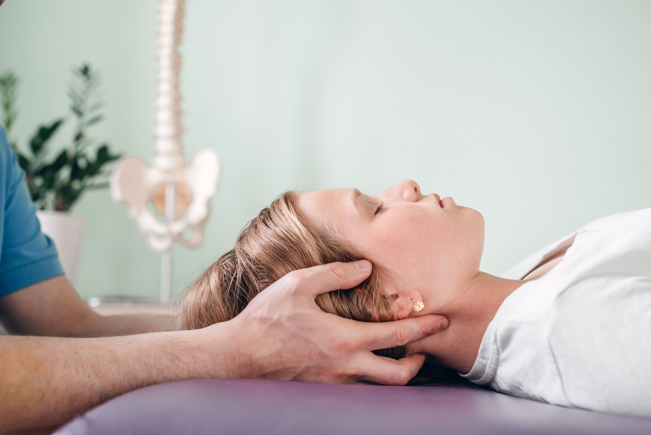 Chiropraktiker Therapie Wien – sanfte manuelle Behandlung zur Schmerzlinderung und Entspannung der Nackenmuskulatur im Orthopädicum Wien.