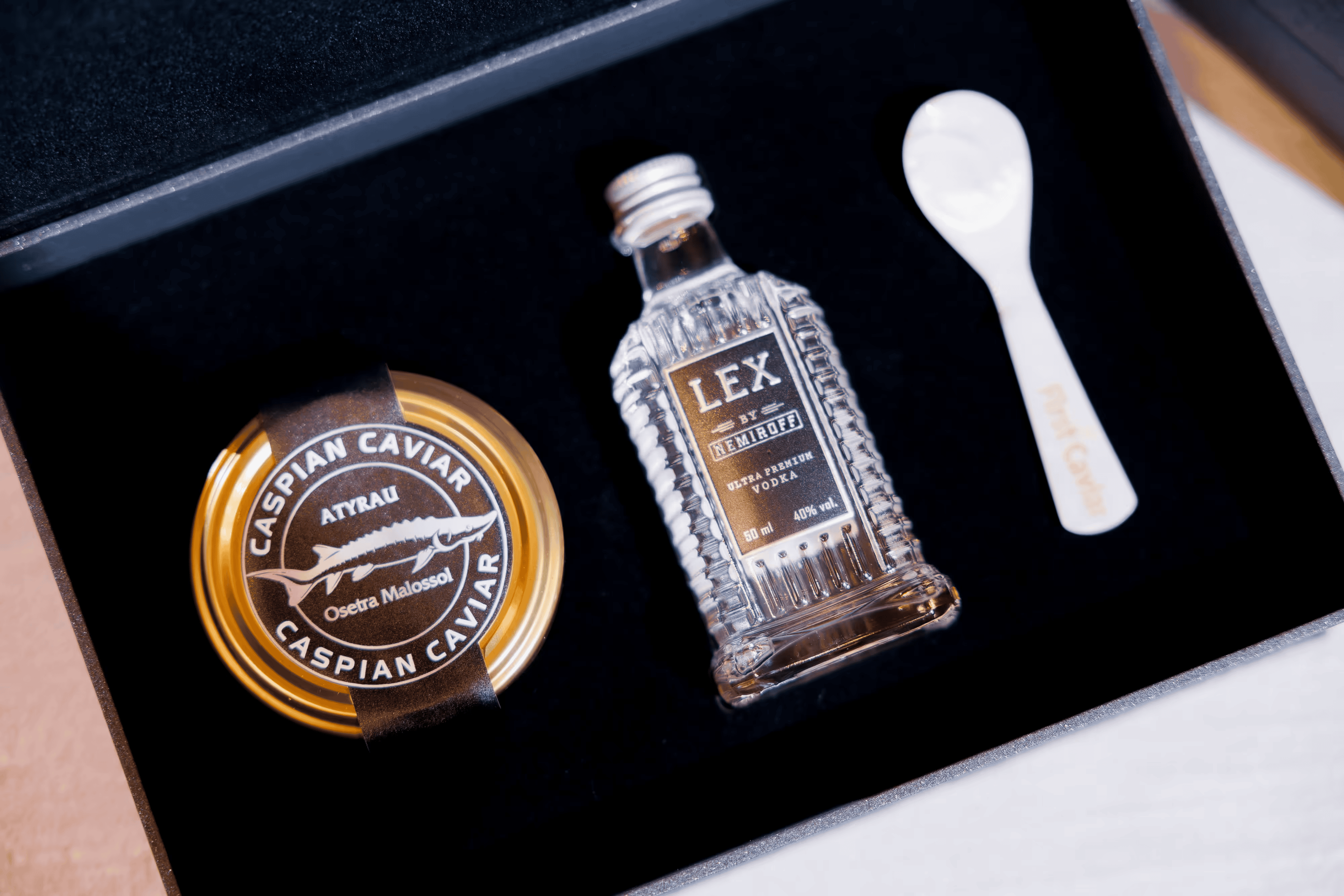 Топ 5 унікальних подарунків для поціновувача горілки