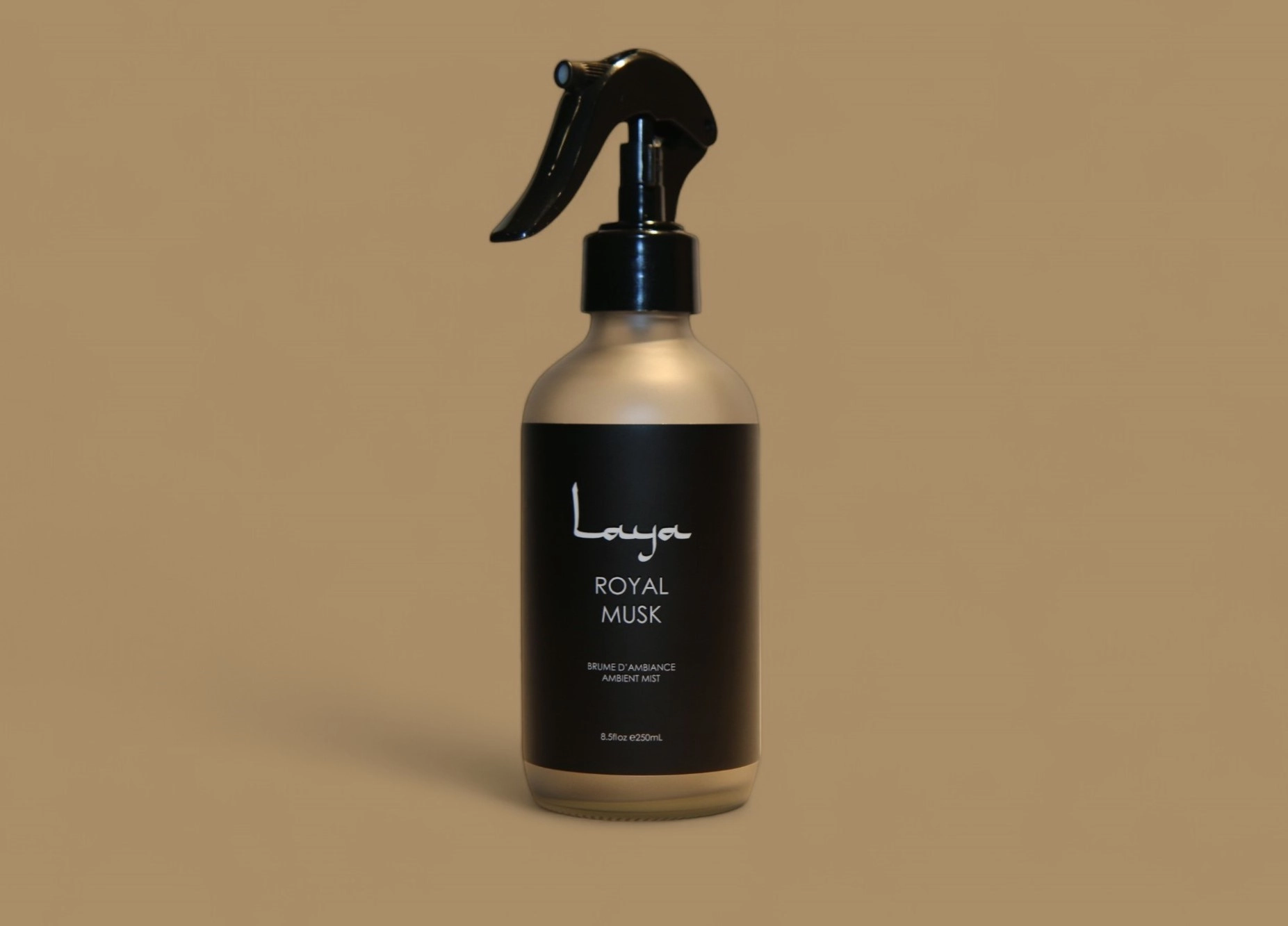 Discover Royal Musk, an opulent room freshener that combines agarwood's rich aroma with the warmth of ambergris and the exotic allure of saffron. This luxurious blend elevates any space with its sophisticated and enchanting character, creating an ambiance of regal elegance.