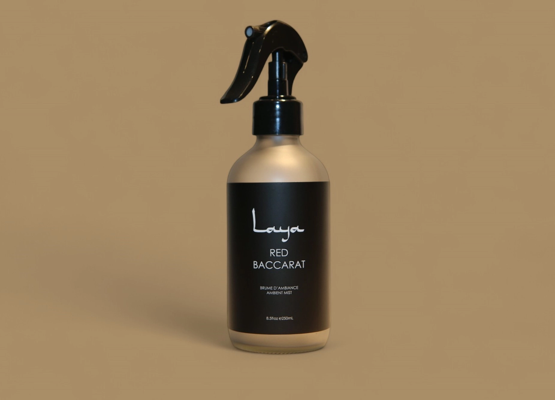 Red Baccarat Room Freshener combines the exotic allure of saffron with the floral beauty of jasmine. Warm amber adds a rich, comforting depth, while fir resin introduces a fresh, earthy touch. This unique blend transforms any space into a luxurious and inviting atmosphere, perfect for those who seek elegance in their home fragrance.