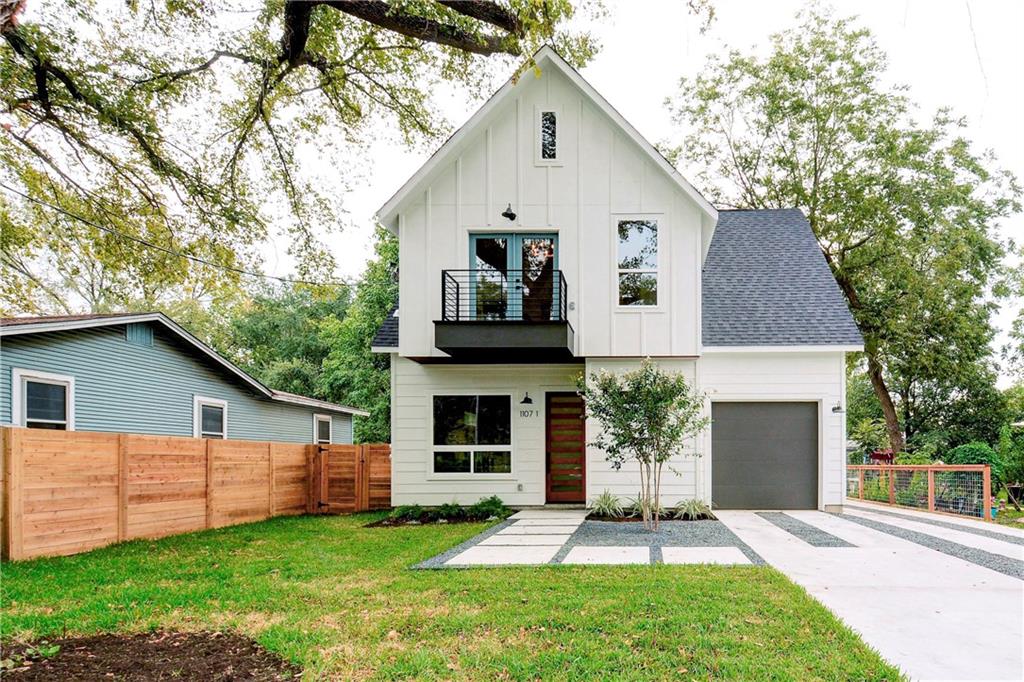 1107 Estes