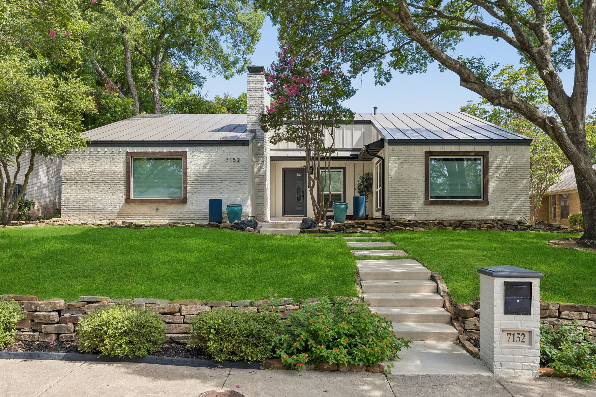 7152 Tabor Dr