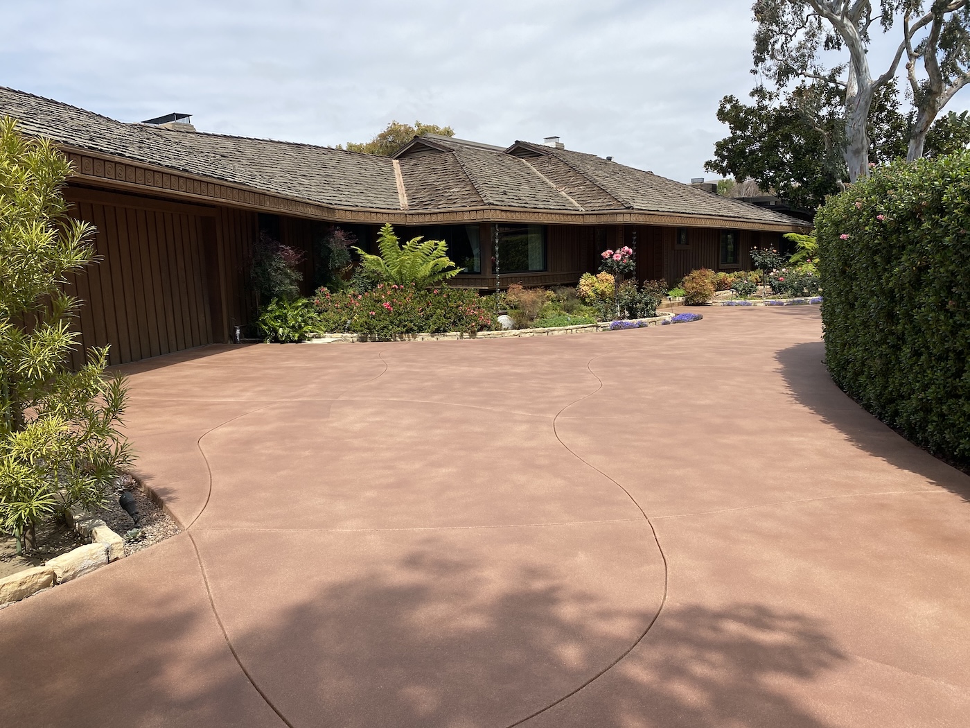 Beautiful stained concrete driveway in Ventura
