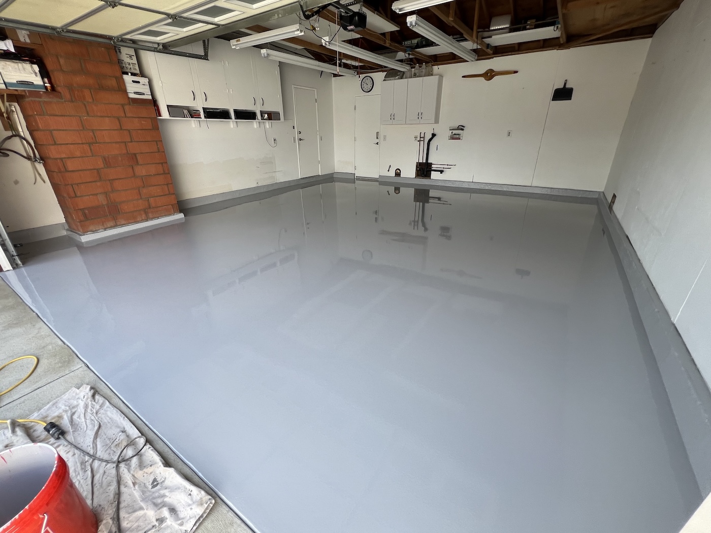 Light gray solid epoxy coating in Ventura, Ca