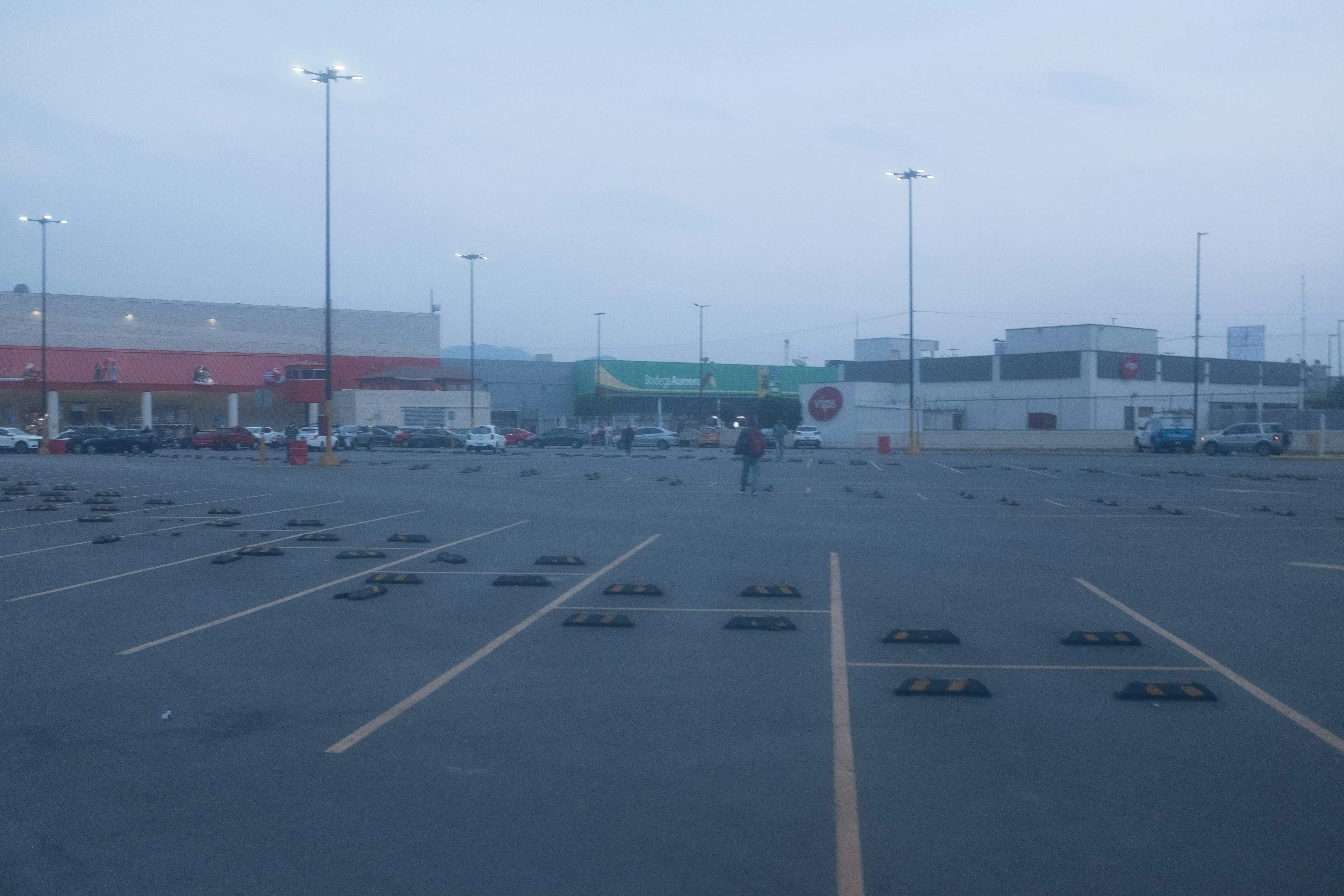 Pourquoi les parkings en gravier se déforment-ils ? Causes et solutions d’entretien