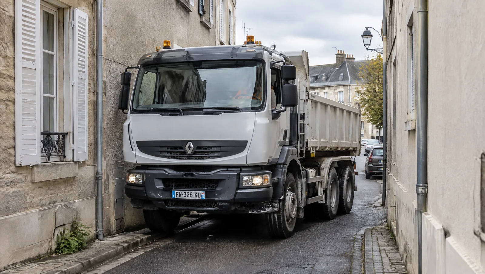 Camion benne 8x4 ou 6x4 : lequel choisir