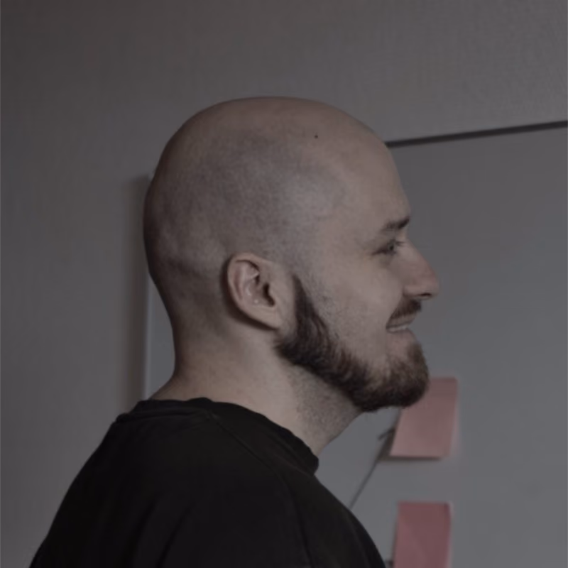 Niko Dovidija
