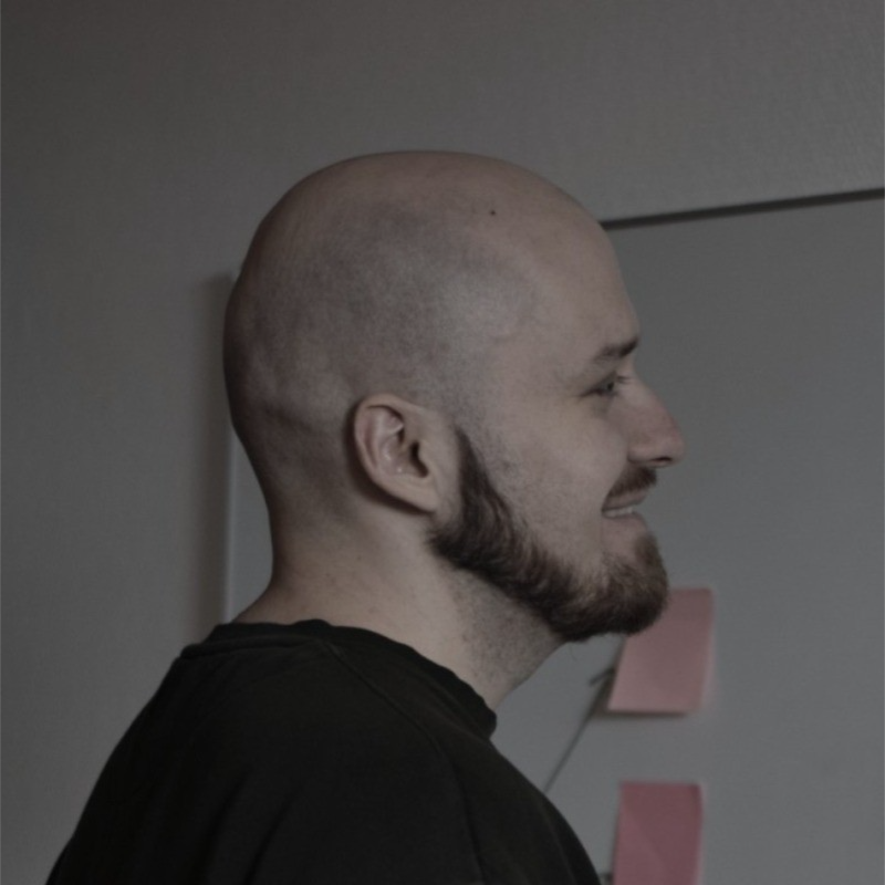 Niko Dovidija