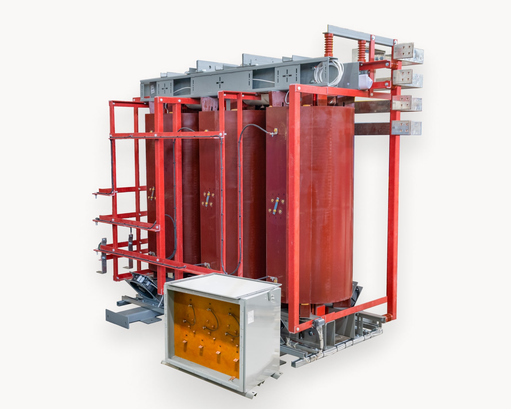 Cast coil transformer and an encapsulated transformer