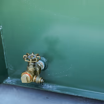 1000 kVA Padmount transformer oil sample port