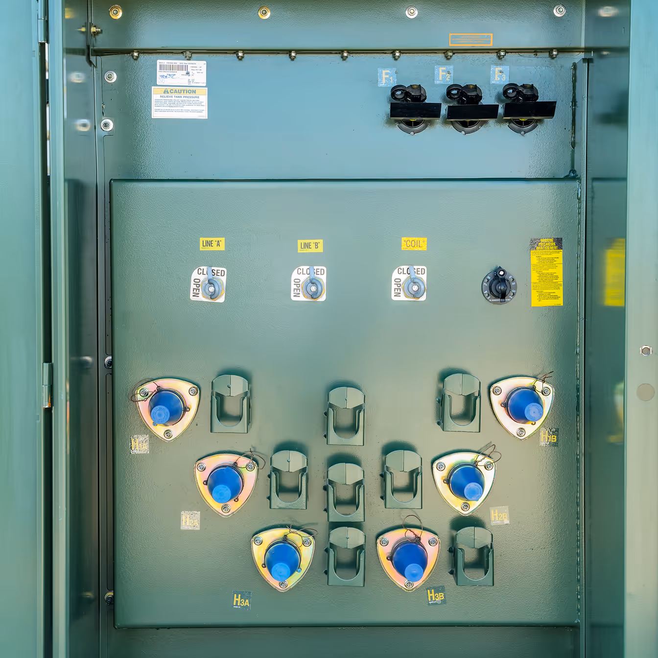 1500 kVA Padmount Primary Bushings with loadbreak switches and bayonet fuses