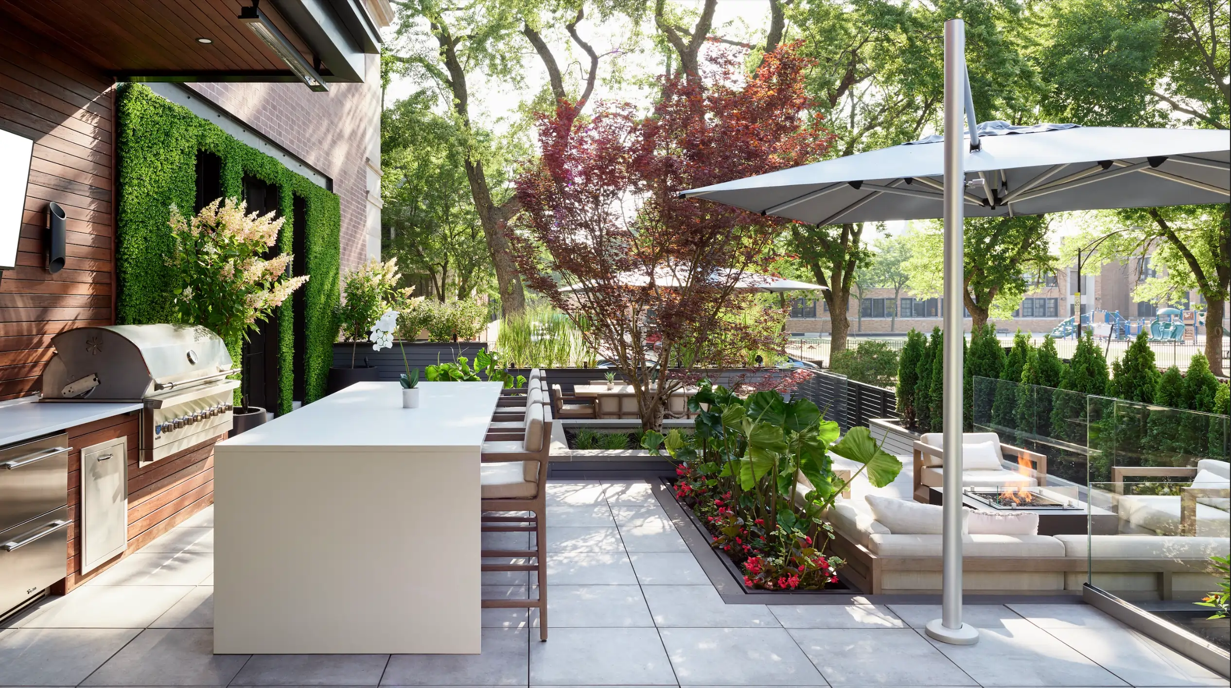 Outdoor artificial green wall