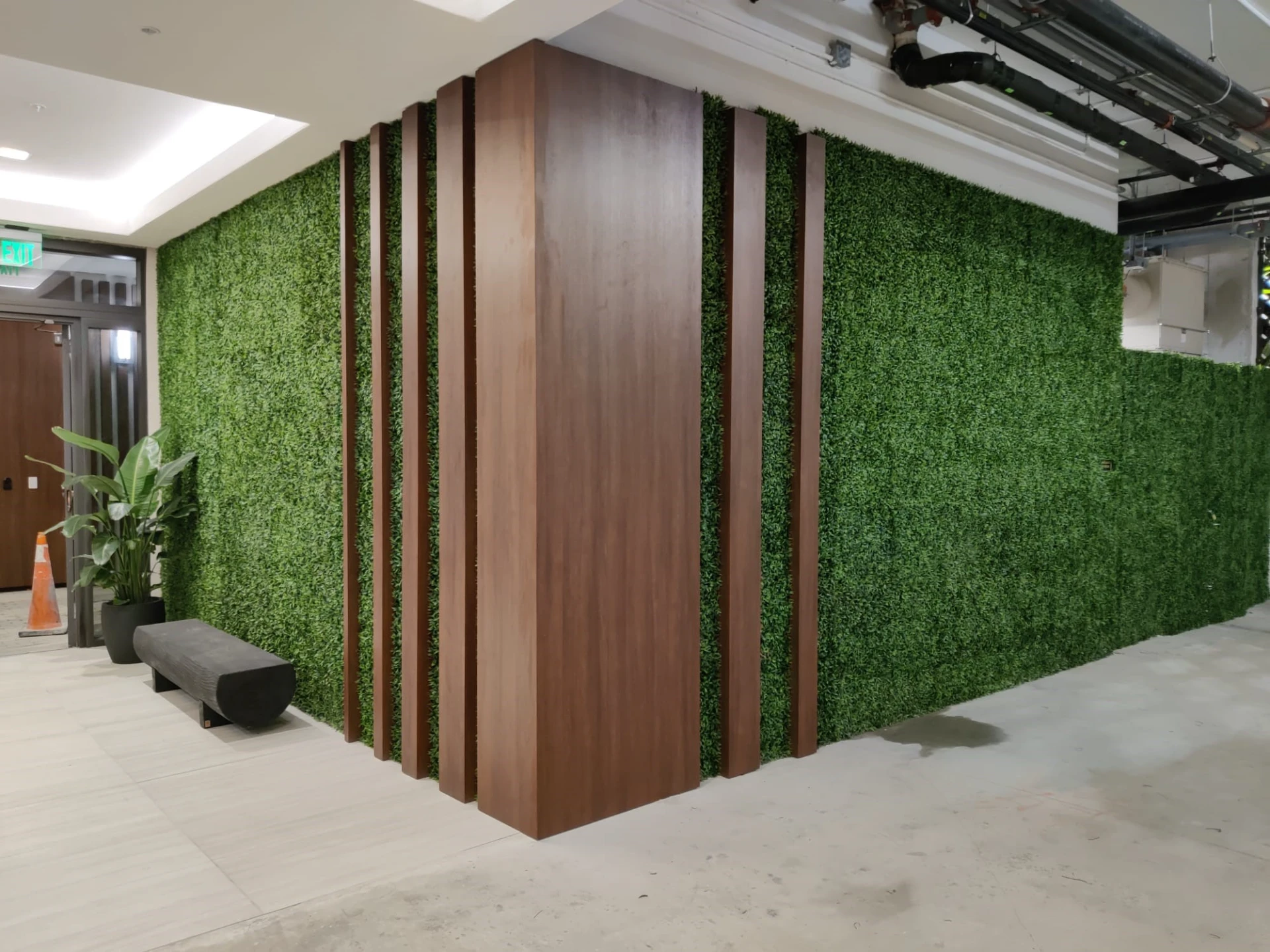Artificial green wall from Calico Greens
