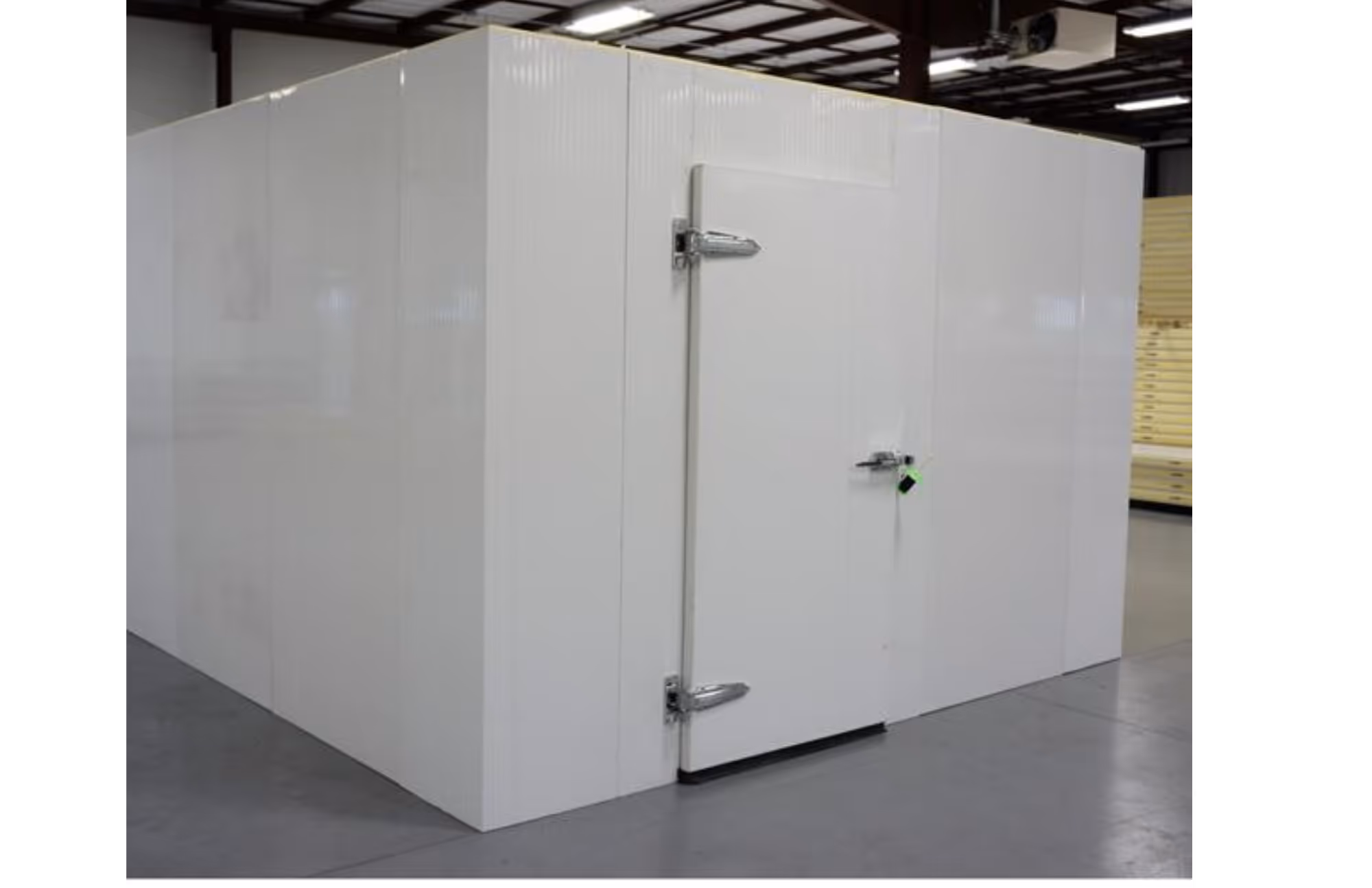 Custom walk-in cooler and freezer combo installation