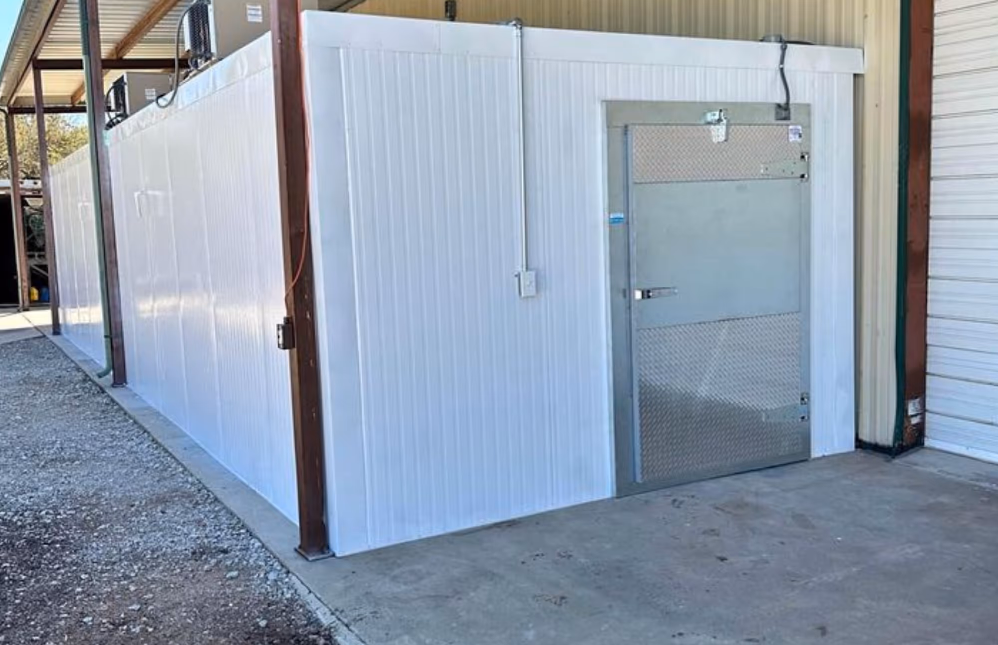 Large exterior cold storage built with insulated metal panels