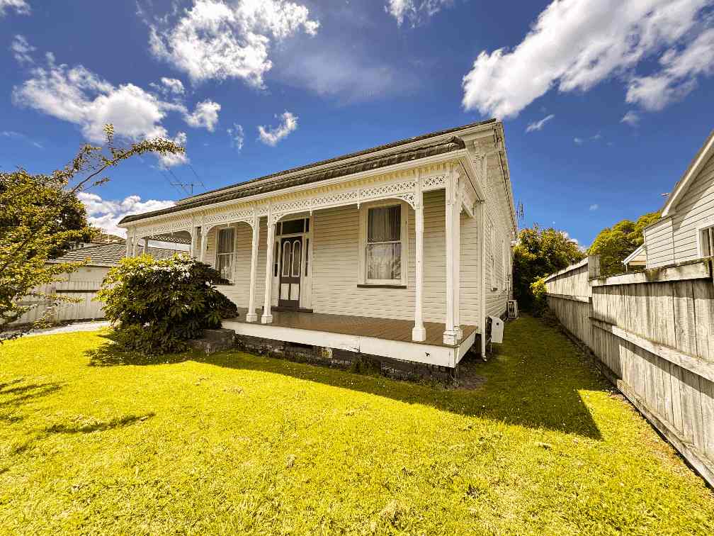 Front exterior of Constables Quarters4 bedroom house in Gisborne