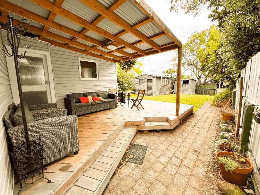 Outdoor deck at Aberdeen Villa, 3 bedroom accommodation in Gisborne —photo of exterior