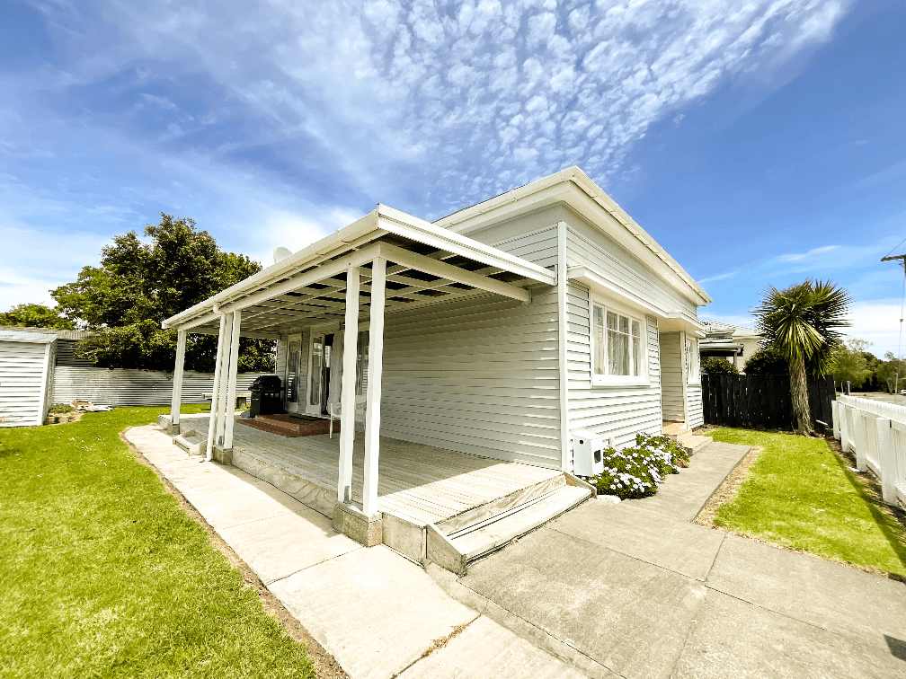 Front of property 53 Stafford Street, 3 bedroom house operated by Accommodation in Gisborne and Waikanae Beach motel
