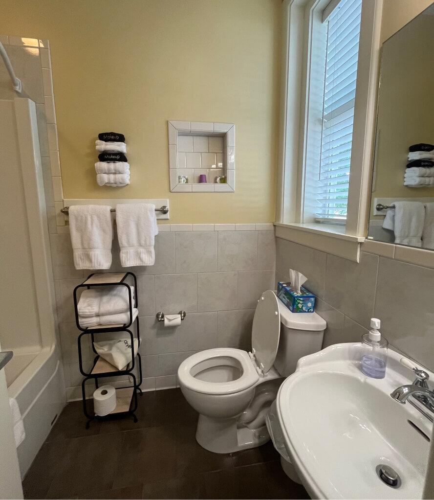 Private bathroom in The Norfolk Room