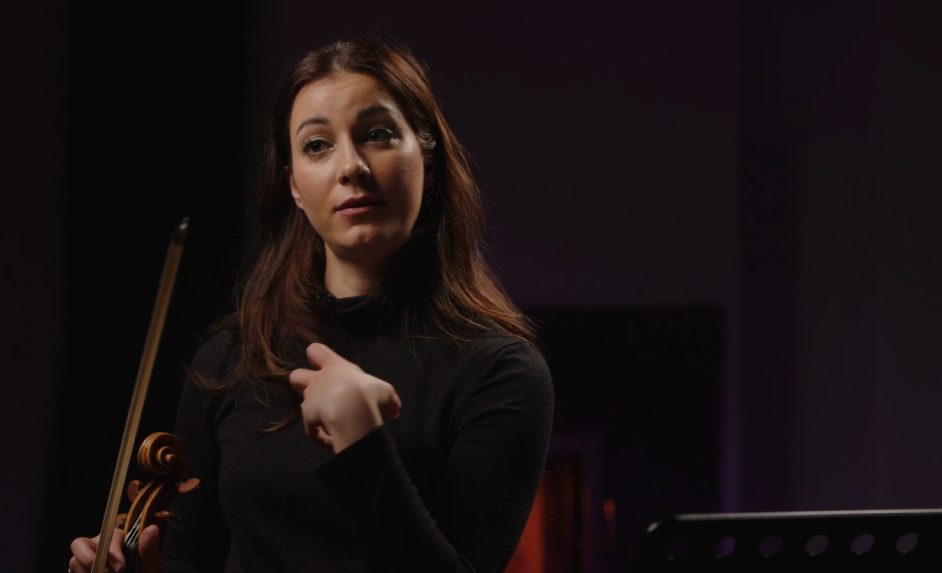 Muriel Razavi’s “Bird Wing” Technique: How to Build a Freer, Warmer Viola Vibrato