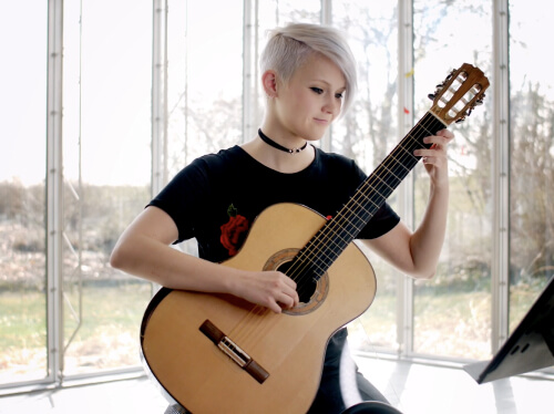 Stephanie Jones On Making Guitar Melodies Sing