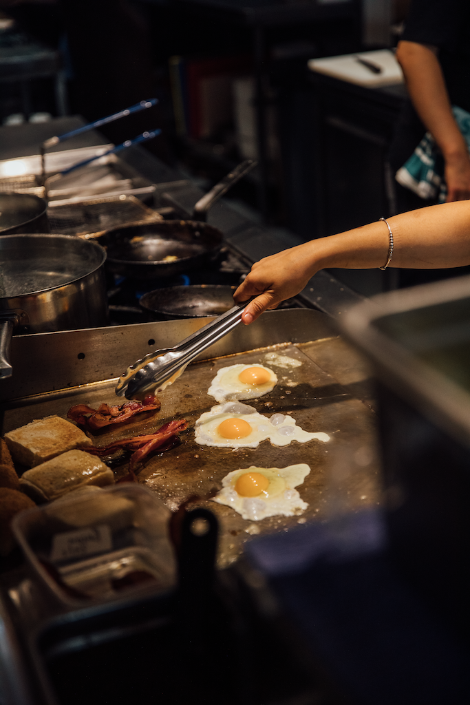 Why Do Some Busy Cafés Still Struggle to Make a Profit?