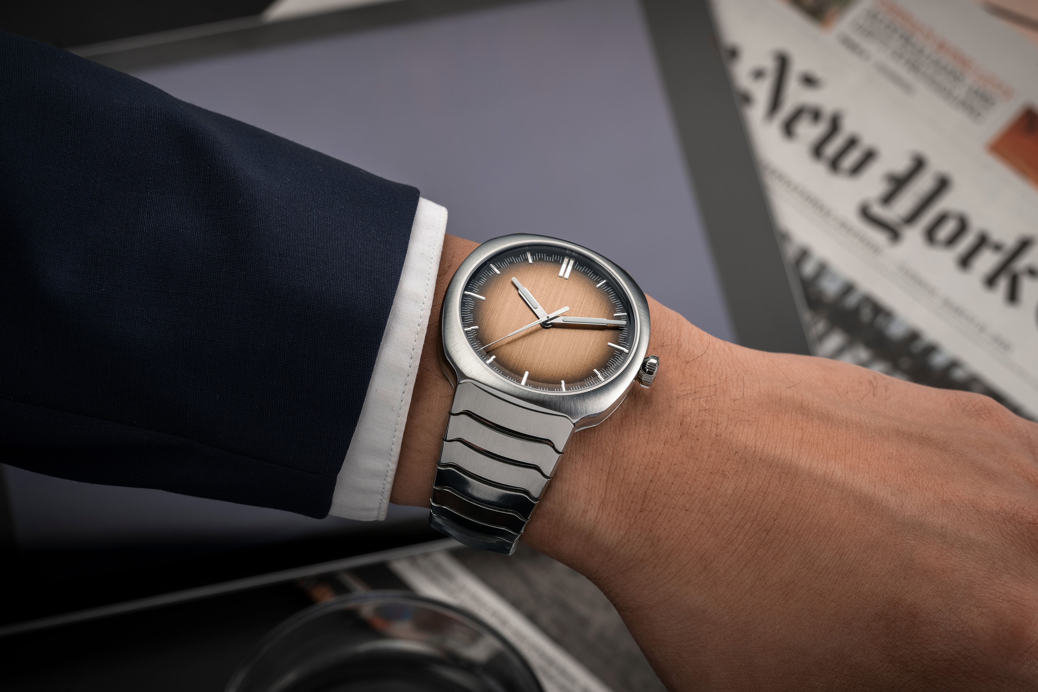 H. Moser & Cie. Streamliner Centre Seconds Smoked Salmon