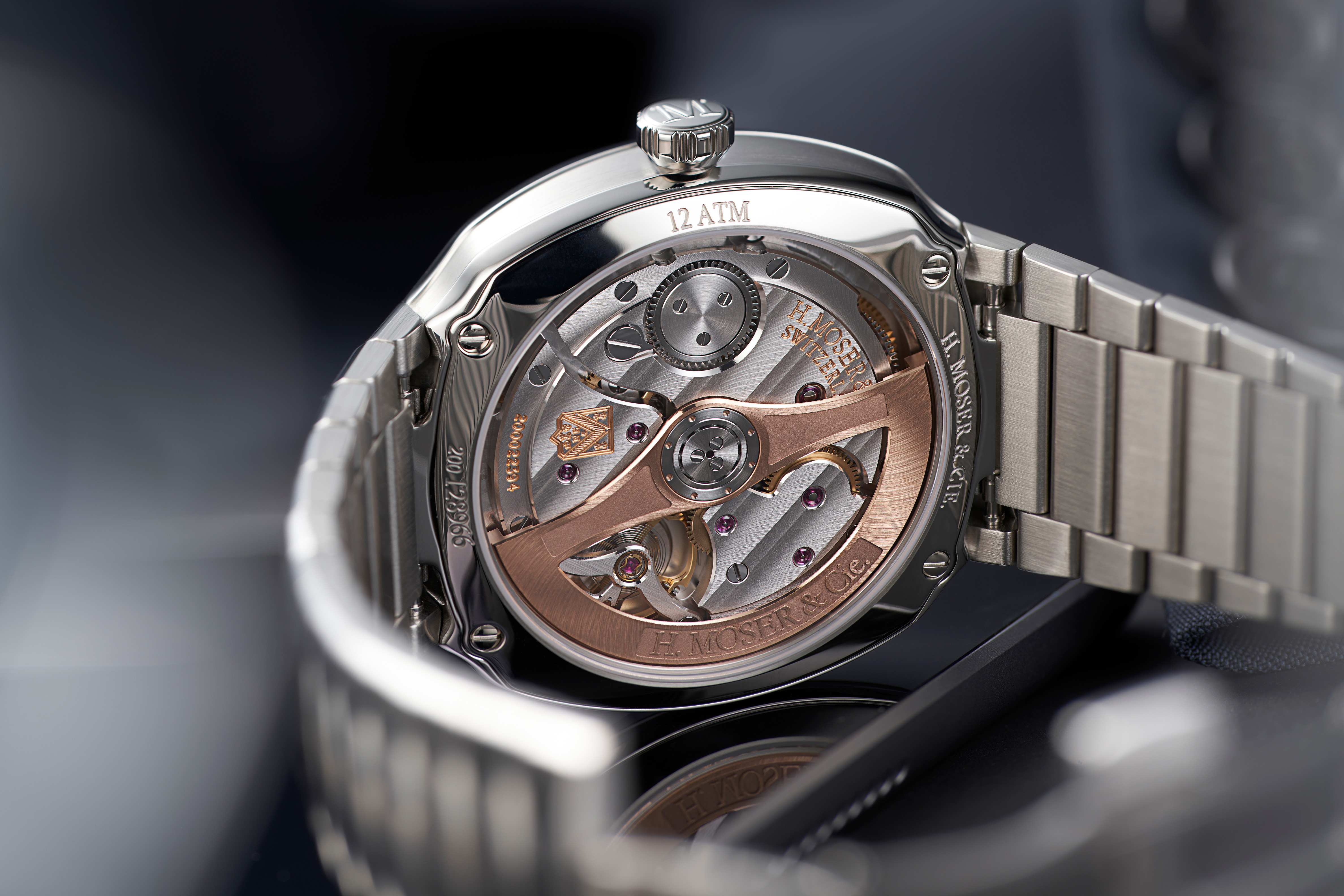 H. Moser & Cie. Streamliner Centre Seconds Smoked Salmon