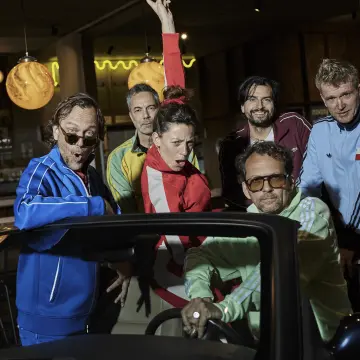 fc bokken boeken die in groep staan en een trainingskostuum aanhebben