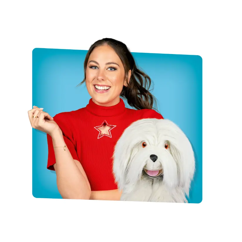 samson en marie boeken blauwe achtergrond en rode top