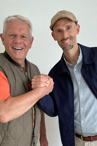 Die beiden Gründer mit Handshake