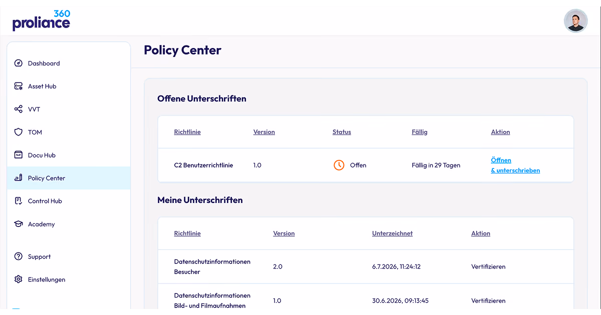 Policy Center dashboard showing open and signed signatures with versions, status, and action links in German.