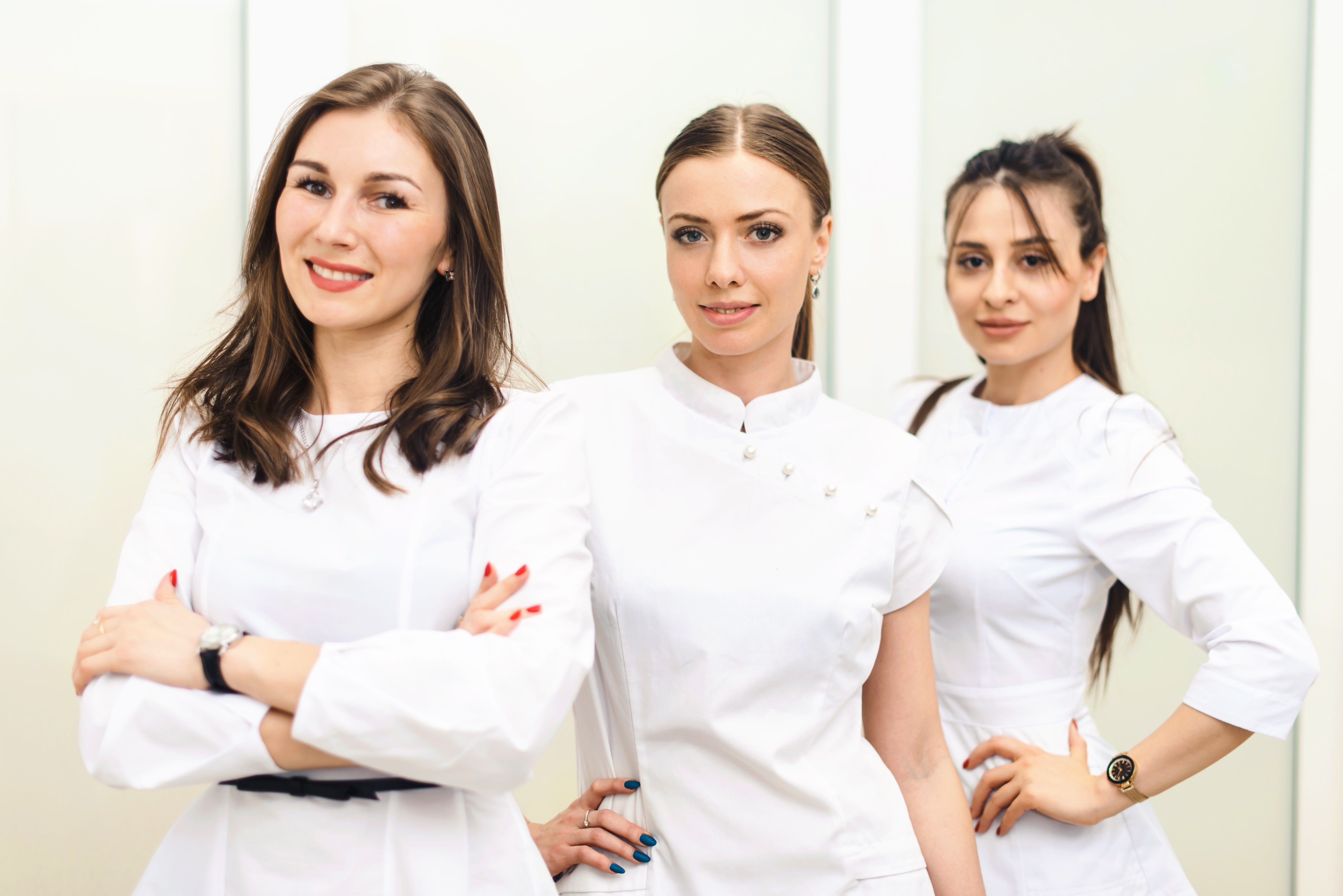 Ласкаво просимо до клініки Harmony & Beauty Clinic. Наша команда складається з досвідчених спеціалістів, які об’єднують знання, майстерність та інновації для досягнення бажаних результатів для наших клієнтів. В чому наша перевага?