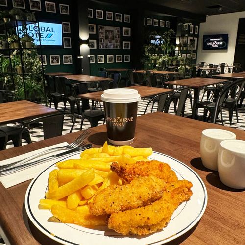 Chicken and chips at the SPK Foodhall © Karen Morgan