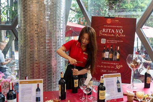 Gian hàng Rượu tại Rita Võ