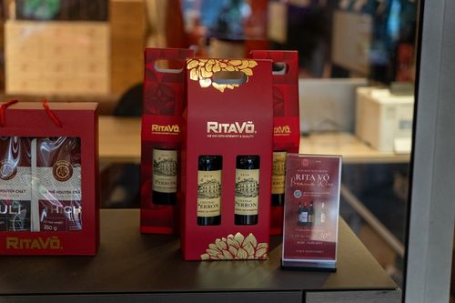 quà tặng từ Rita Võ Wine
