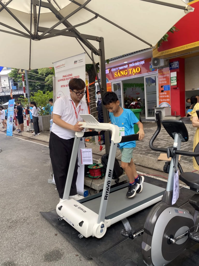 Experiencing Rita Võ Sport exercise bikes