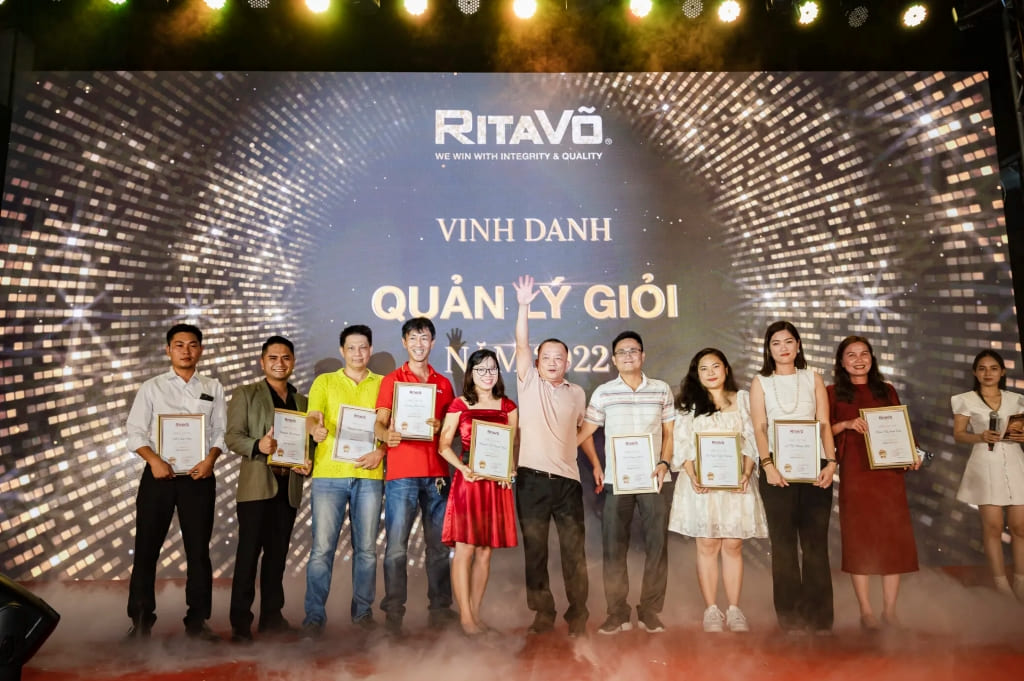 vinh danh quản lý giỏi