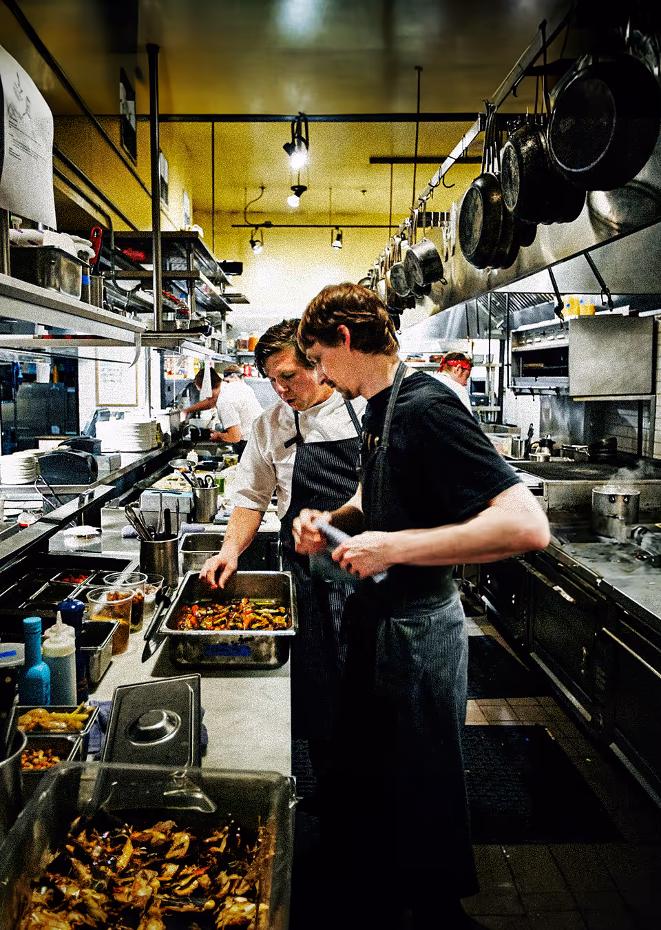 Restaurant staff scheduling