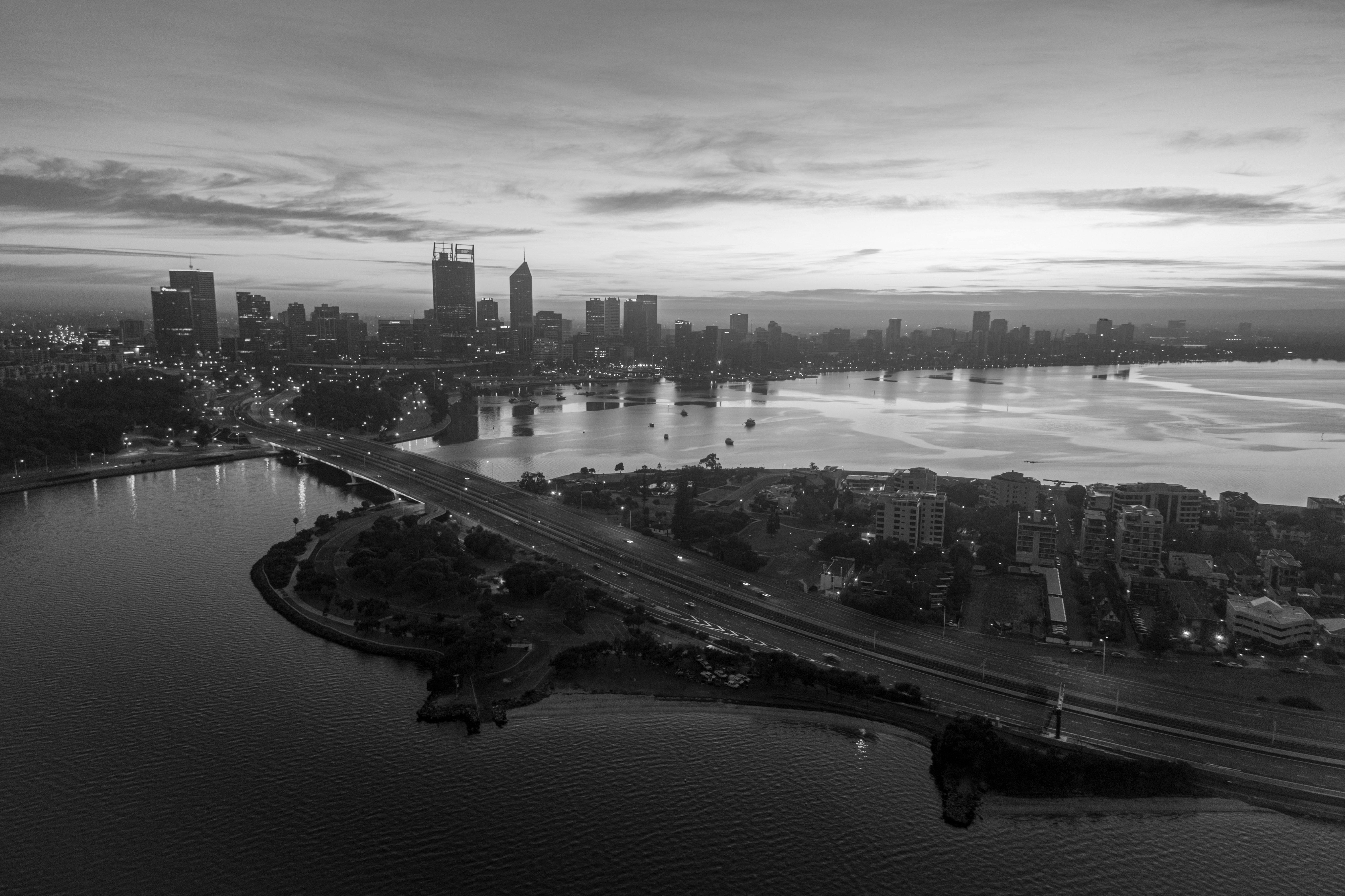 A city line of Perth, covering swan river and the bridge from south to north Perth