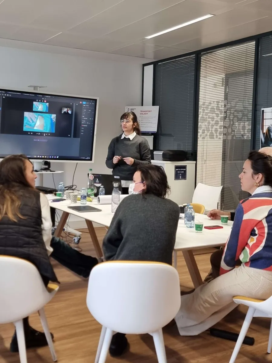 Ilana en facilitation d'atelier